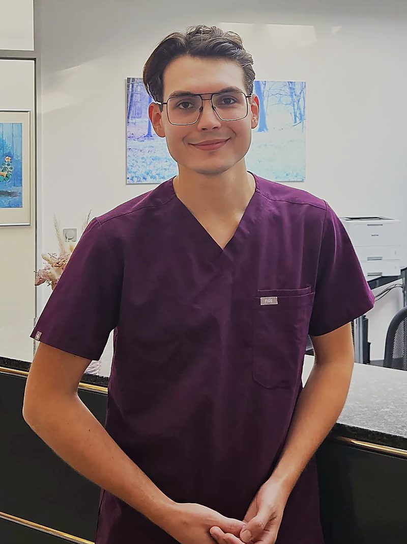 Porträt von Philipp Zöllner, Zahnarzt der Praxis